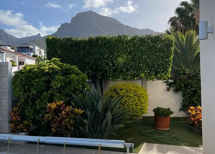 Parque Del Conde, Ocean View Villa