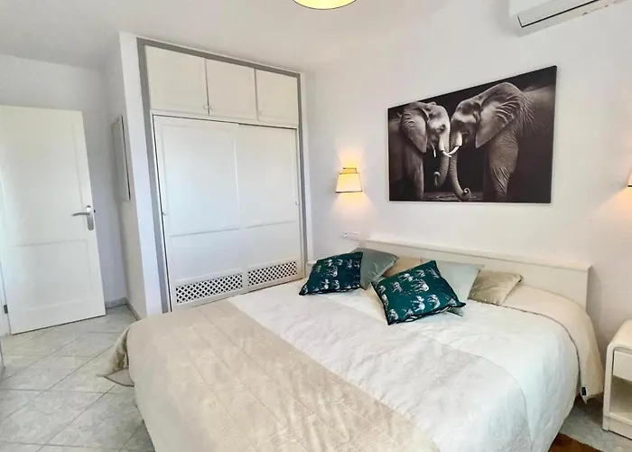 Parque Del Conde, Ocean View Villa